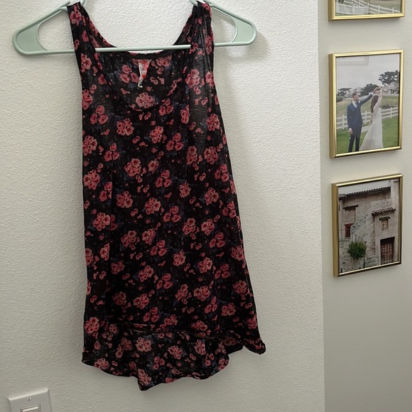 Free People Razorback floral tank top medium but stretch/oversized layering top! - Picture 4 of 7